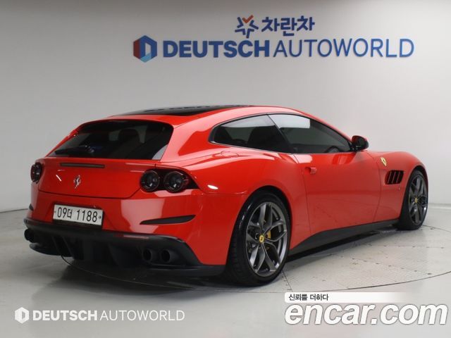 Ferrari GTC4 Lusso T 3.9 V8 — пробег 31 200 км — фото 2 из 5