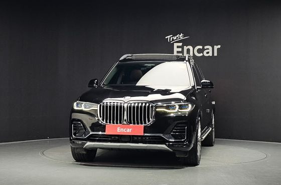 BMW X7 xDrive 40i Design Pure Excellence 7-Seater — пробег 86 655 км — фото 3 из 5