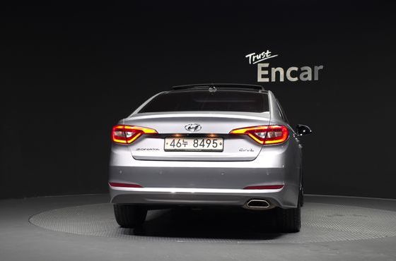 Hyundai Sonata 2.0 Smart — пробег 210 026 км — фото 4 из 5