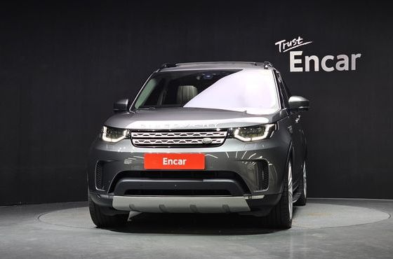 Land Rover Discovery 3.0 TD6 Launch Edition — пробег 151 258 км — фото 3 из 5