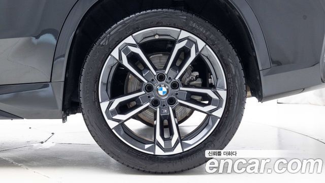 BMW X1 xDrive 20i M Sport — пробег 10 194 км — фото 5 из 5