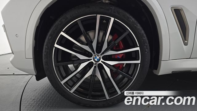 BMW X5 M50i — пробег 63 149 км — фото 5 из 5