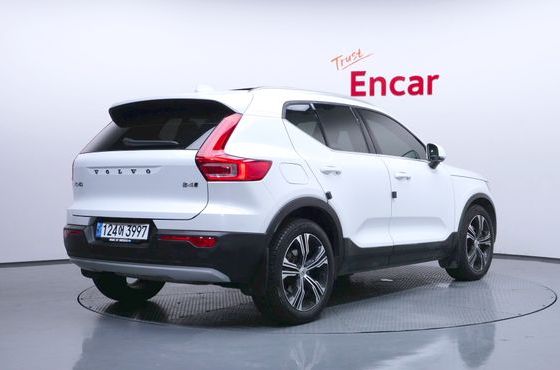 Volvo XC40 B4 Inscription — пробег 67 782 км — фото 2 из 5