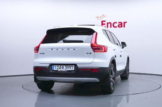 Volvo XC40 B4 Inscription — пробег 67 782 км — фото 4 из 5