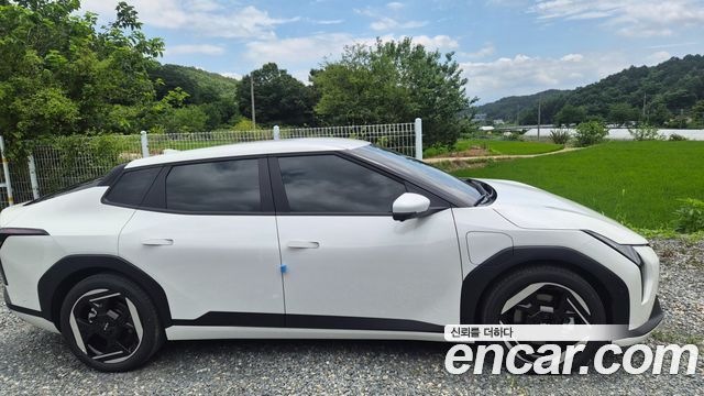Kia EV4 Long Range 2WD Air — пробег 4 235 км — фото 4 из 5