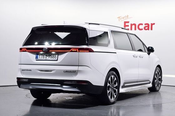 Kia Carnival Gasoline 7-Seater Signature — пробег 33 676 км — фото 2 из 5