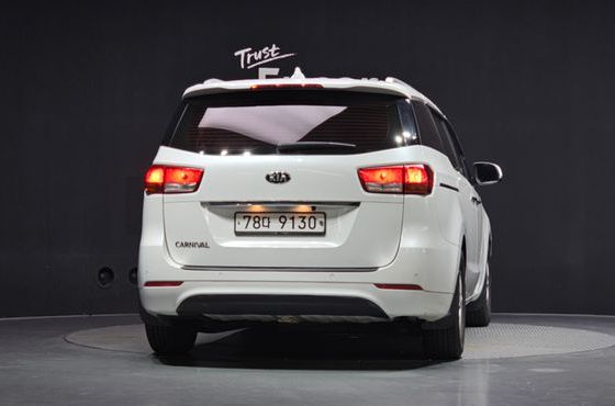 Kia Carnival 11-seater Luxury — пробег 117 985 км — фото 4 из 5