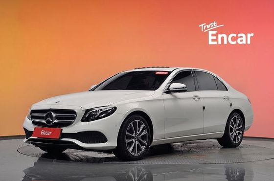 Mercedes-Benz E-Class E300 4MATIC Avnatgarde — пробег 66 251 км — фото 1 из 5