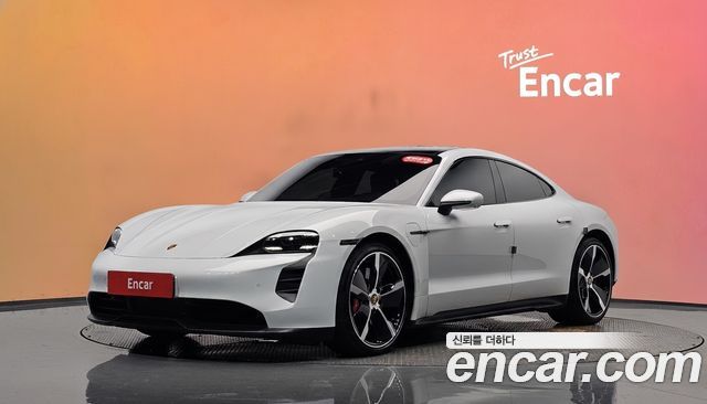 Porsche Taycan GTS — пробег 28 970 км — фото 1 из 5