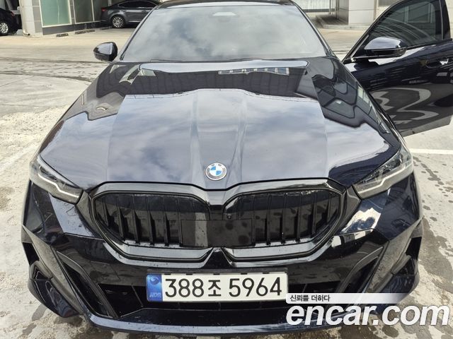 BMW 5-Series 530i xDrive M Sport — пробег 15 023 км — фото 2 из 5