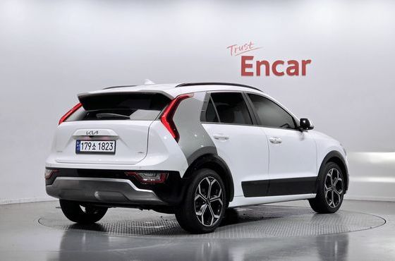 Kia Niro Signature — пробег 86 899 км — фото 2 из 5
