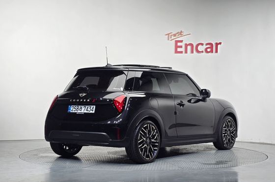 Mini Cooper Mayfield Edition 3rd — пробег 10 563 км — фото 2 из 5