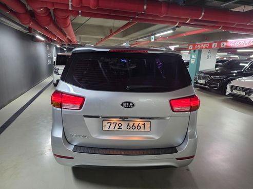 Kia Carnival 11-seater Noblesse — пробег 126 000 км — фото 4 из 5
