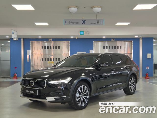 Volvo V90 B5 Ultra AWD — пробег 4 775 км — фото 1 из 5