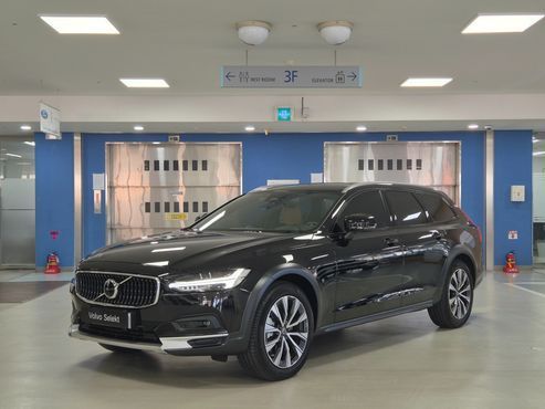 Volvo V90 B5 Ultra AWD — пробег 4 775 км — фото 1 из 5