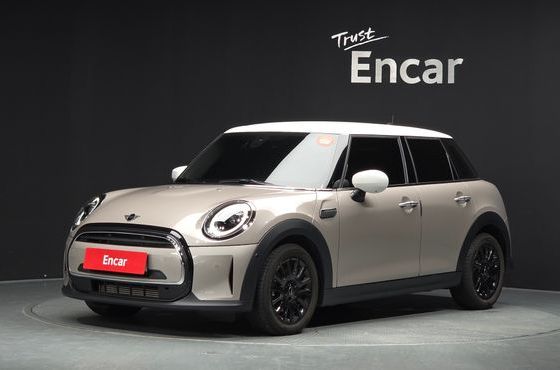 Mini Cooper 5Door Classic Third Generation — пробег 20 233 км — фото 1 из 5