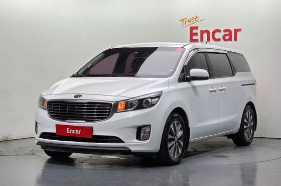 Kia Carnival 11-seater Deluxe — пробег 195 790 км — фото 1 из 5