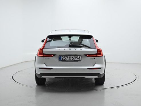 Volvo V60 B5 Ultra AWD — пробег 1 175 км — фото 4 из 5