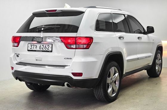 Jeep Cherokee 3.0 Diesel Overland WK2 — пробег 158 705 км — фото 2 из 5