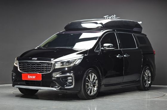 Kia Carnival 9-Seater Hi-Limousine Noblesse Special — пробег 121 131 км — фото 1 из 5