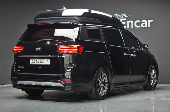 Kia Carnival 9-Seater Hi-Limousine Noblesse Special — пробег 121 131 км — фото 2 из 5
