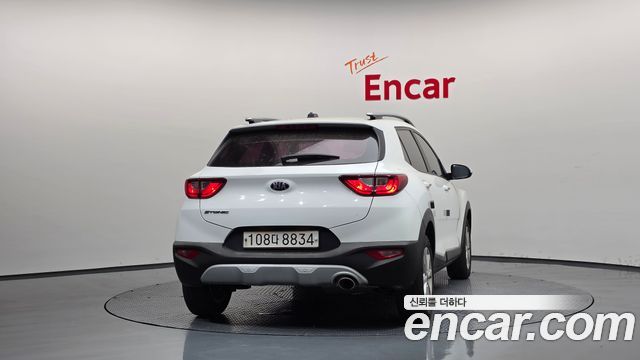 Kia Stonic из Кореи Encar