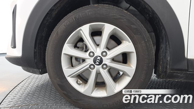 Kia Stonic из Кореи Encar