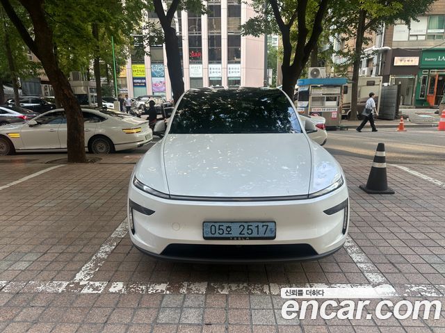 Tesla Model Y Long Range AWD — пробег 21 661 км — фото 1 из 5