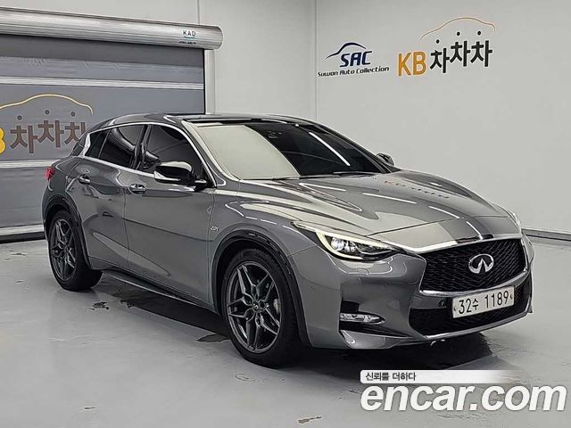 Infiniti Q30 2.0 Sport Essential — пробег 74 919 км — фото 4 из 5