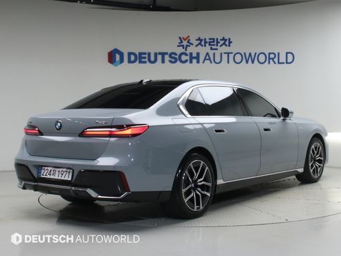 BMW 7-Series 740i xDrive M Sport — пробег 21 677 км — фото 3 из 5