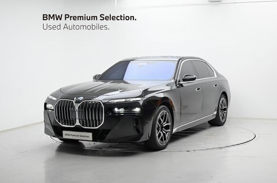 BMW 7-Series 740i xDrive M Sport — пробег 11 762 км — фото 1 из 5