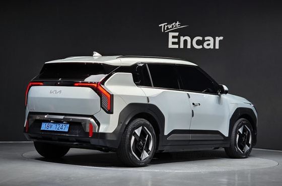 Kia EV3 Long Range 2WD Earth — пробег 18 428 км — фото 2 из 5