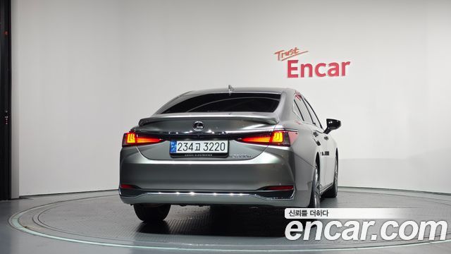 Lexus ES Executive — пробег 39 439 км — фото 4 из 5