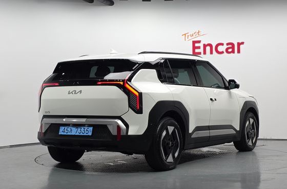 Kia EV3 Long Range 2WD AIr — пробег 6 590 км — фото 2 из 5