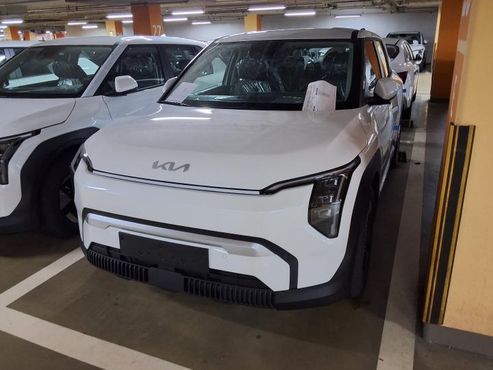 Kia EV3 Long Range 2WD AIr — пробег 5 км — фото 2 из 5