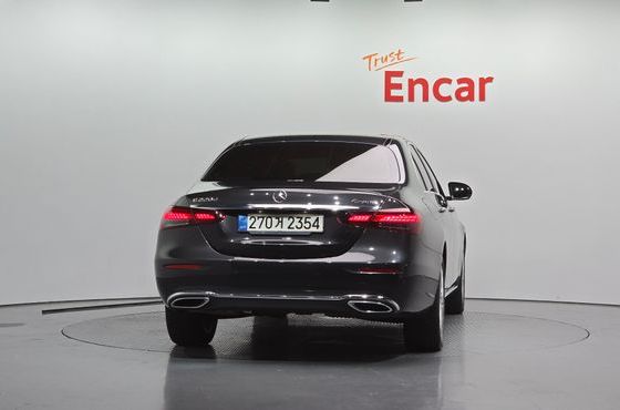 Mercedes-Benz E-Class E220d 4MATIC Exclusive — пробег 100 497 км — фото 4 из 5