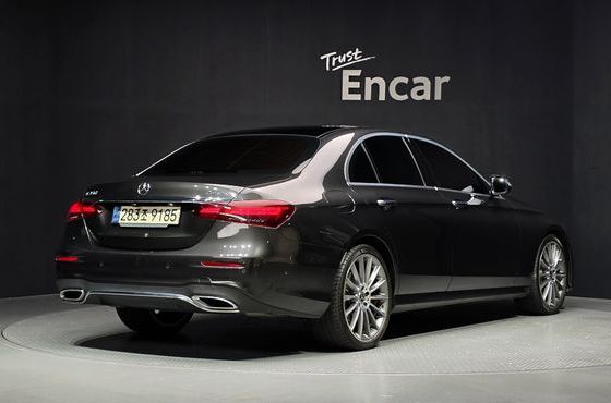 Mercedes-Benz E-Class E350 4MATIC AMG Line — пробег 64 240 км — фото 2 из 5