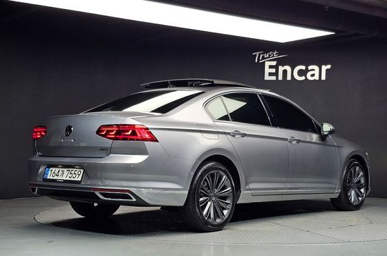 Volkswagen Passat 2.0 TDI 4Motion Prestige — пробег 141 008 км — фото 2 из 5