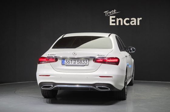 Mercedes-Benz E-Class E220d 4MATIC AMG Line — пробег 78 464 км — фото 4 из 5