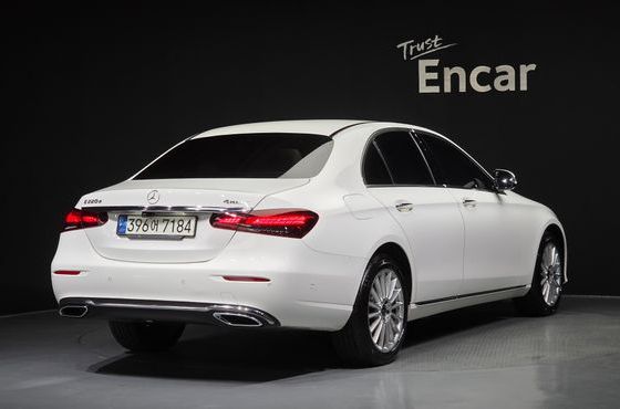 Mercedes-Benz E-Class E220d 4MATIC Exclusive — пробег 52 667 км — фото 2 из 5