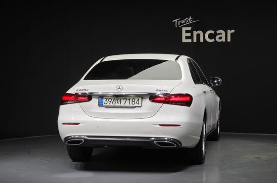 Mercedes-Benz E-Class E220d 4MATIC Exclusive — пробег 52 667 км — фото 4 из 5