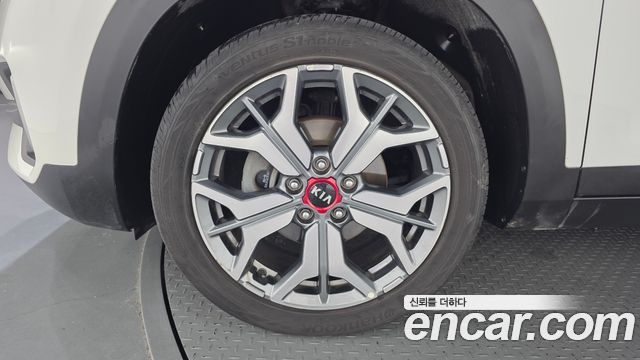 Kia Seltos из Кореи Encar