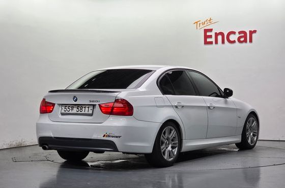 BMW 3-Series 320i Sedan M Sports — пробег 95 498 км — фото 2 из 5