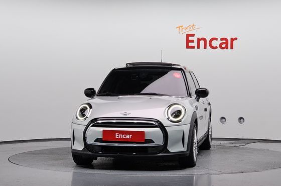 Mini Cooper 5-Door Classic Plus 3rd — пробег 34 864 км — фото 3 из 5