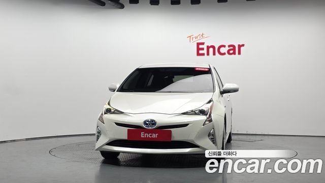 Toyota Prius 1.8 E — пробег 124 529 км — фото 3 из 5