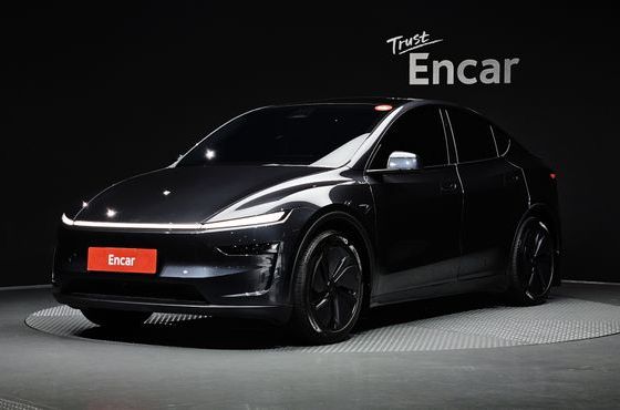 Tesla Model Y RWD — пробег 30 343 км — фото 1 из 5