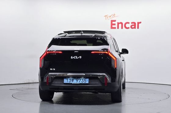 Kia EV3 Long Range 2WD Earth — пробег 39 071 км — фото 4 из 5