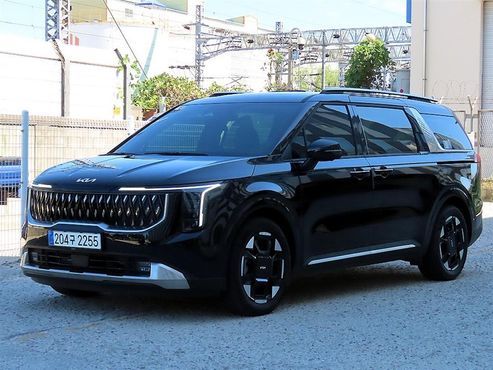 Kia Carnival HEV 7seater Signature — пробег 7 121 км — фото 2 из 5