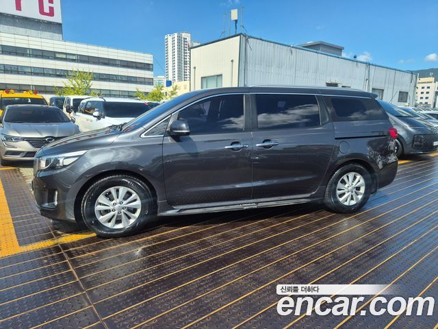 Kia Carnival 11-seater Luxury — пробег 93 560 км — фото 3 из 5