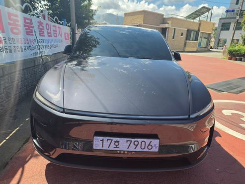 Tesla Model Y RWD — пробег 800 км — фото 3 из 5